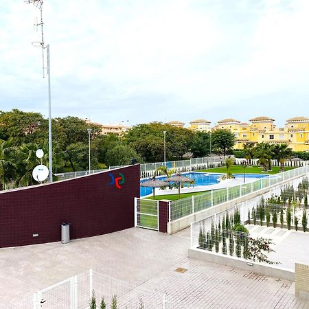 Magnifico Apartamento De Planta Alta La Isla 托雷维耶哈 外观 照片