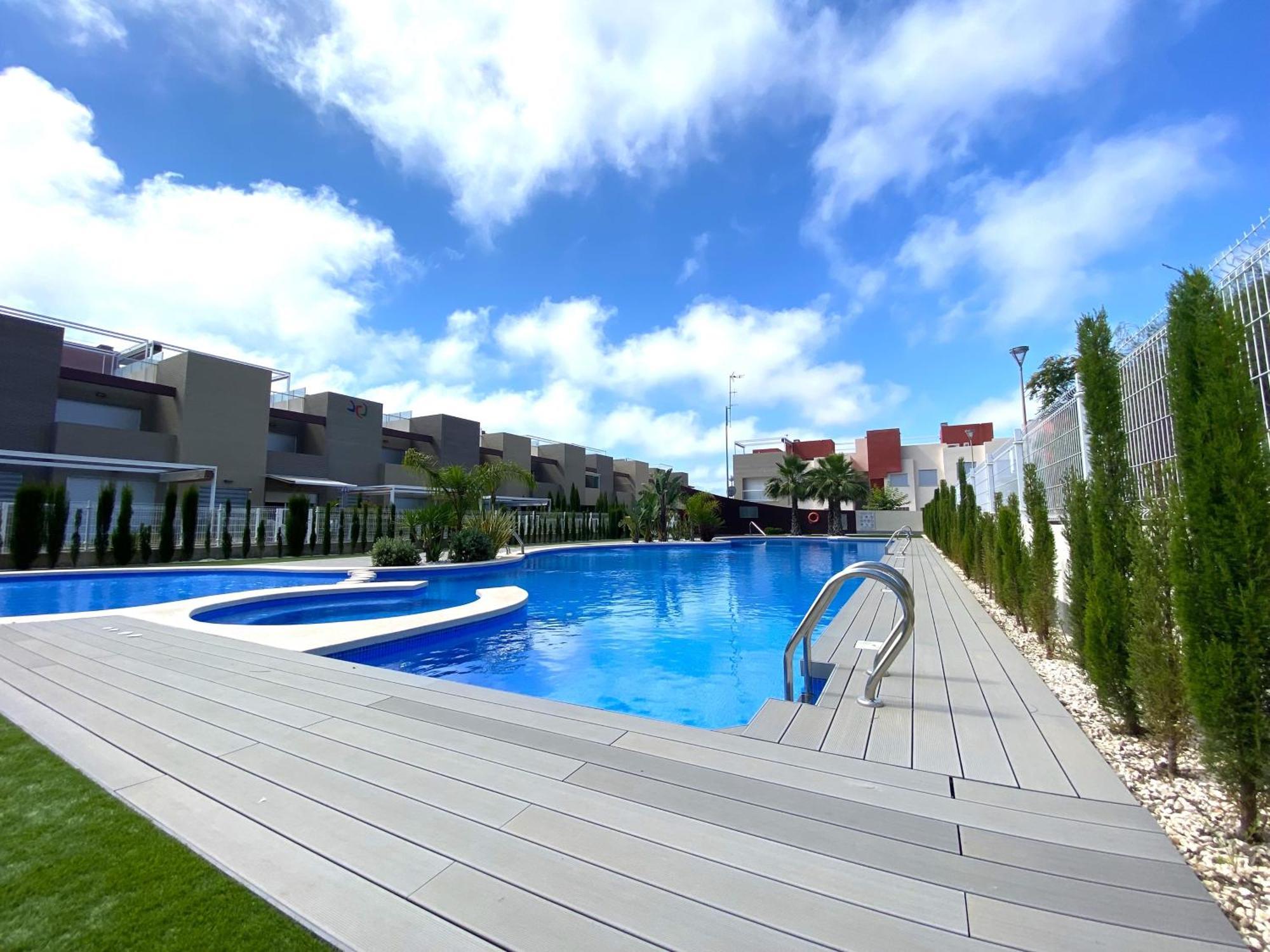 Magnifico Apartamento De Planta Alta La Isla 托雷维耶哈 外观 照片