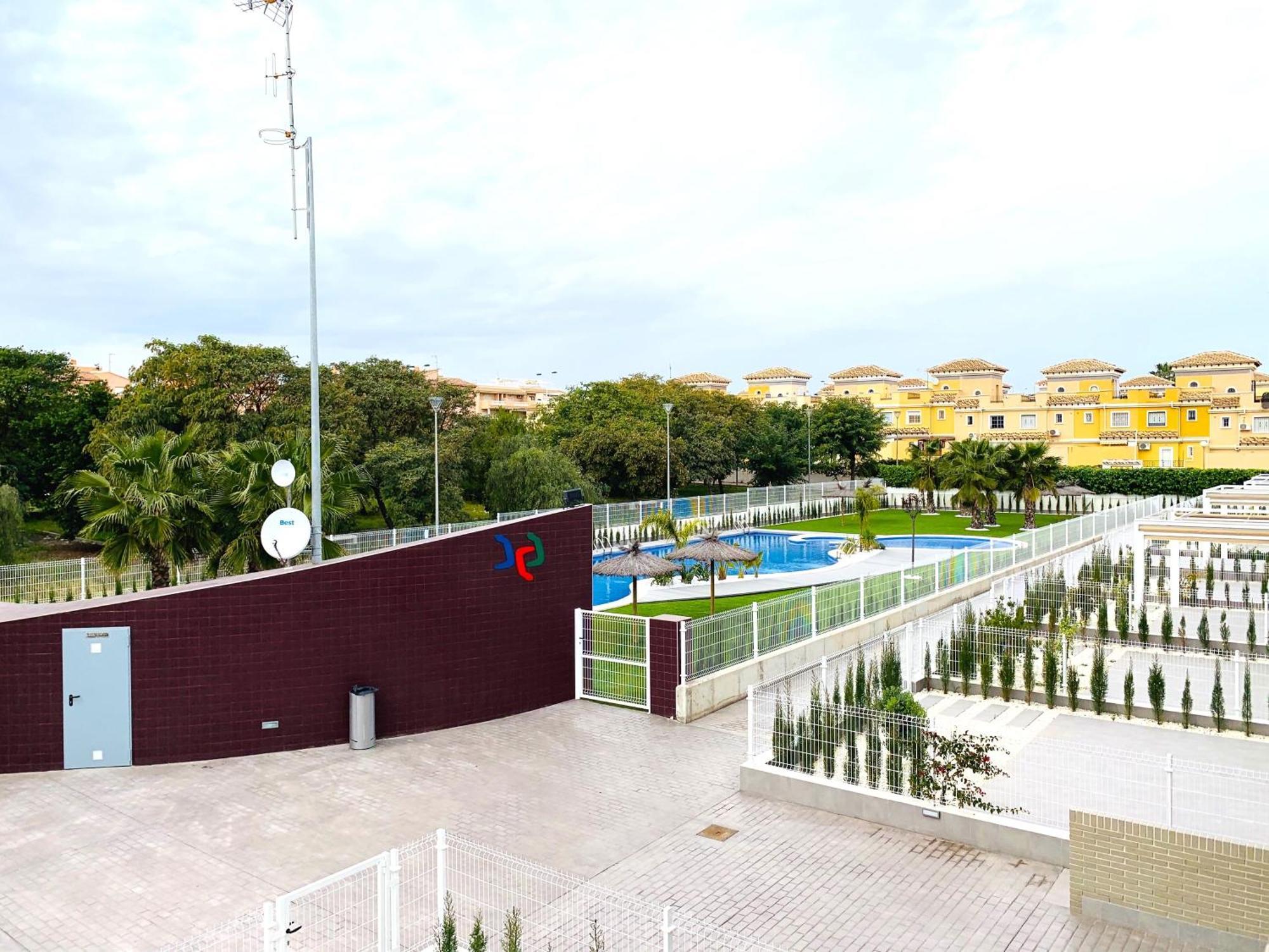 Magnifico Apartamento De Planta Alta La Isla 托雷维耶哈 外观 照片