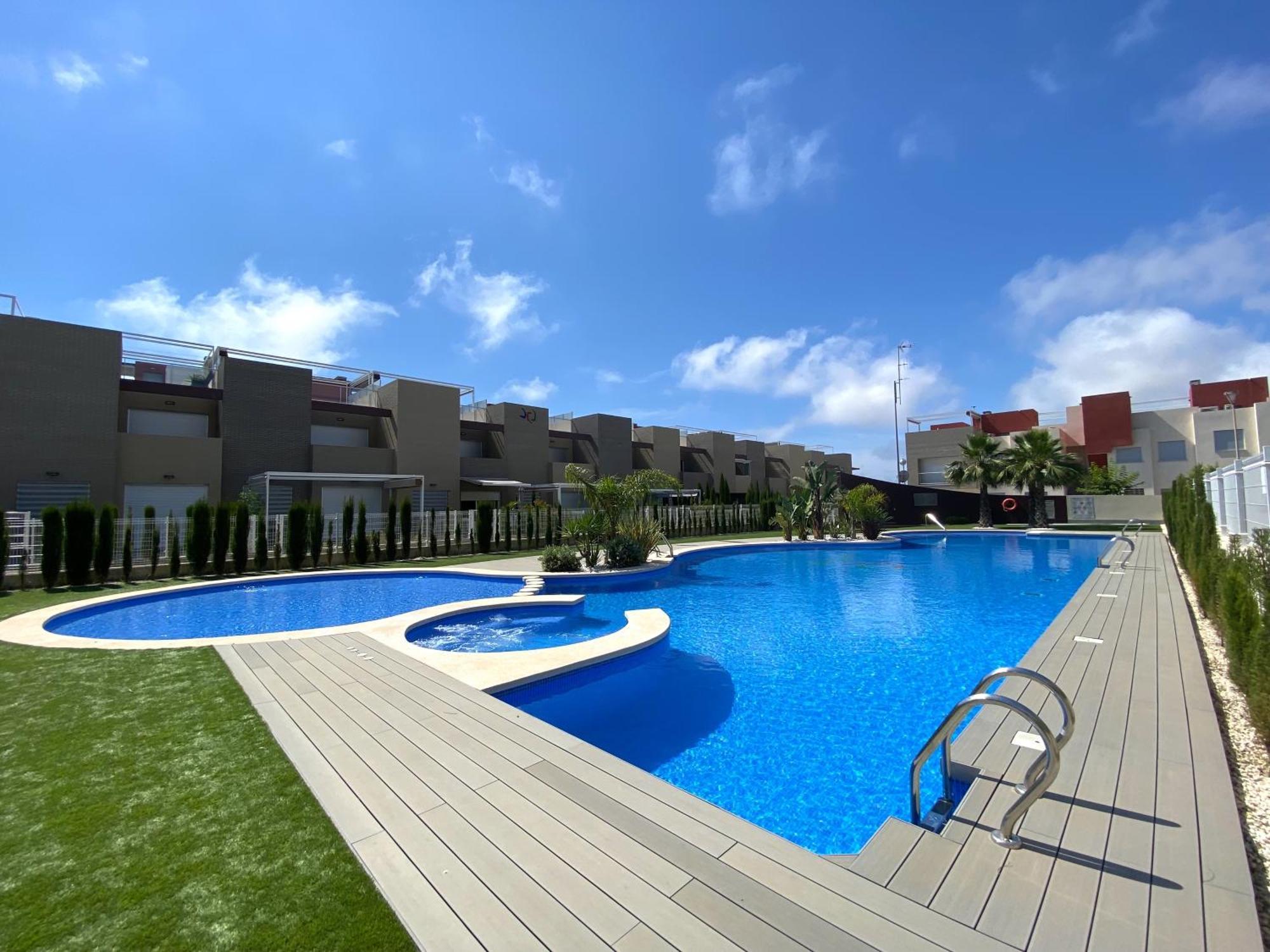 Magnifico Apartamento De Planta Alta La Isla 托雷维耶哈 外观 照片