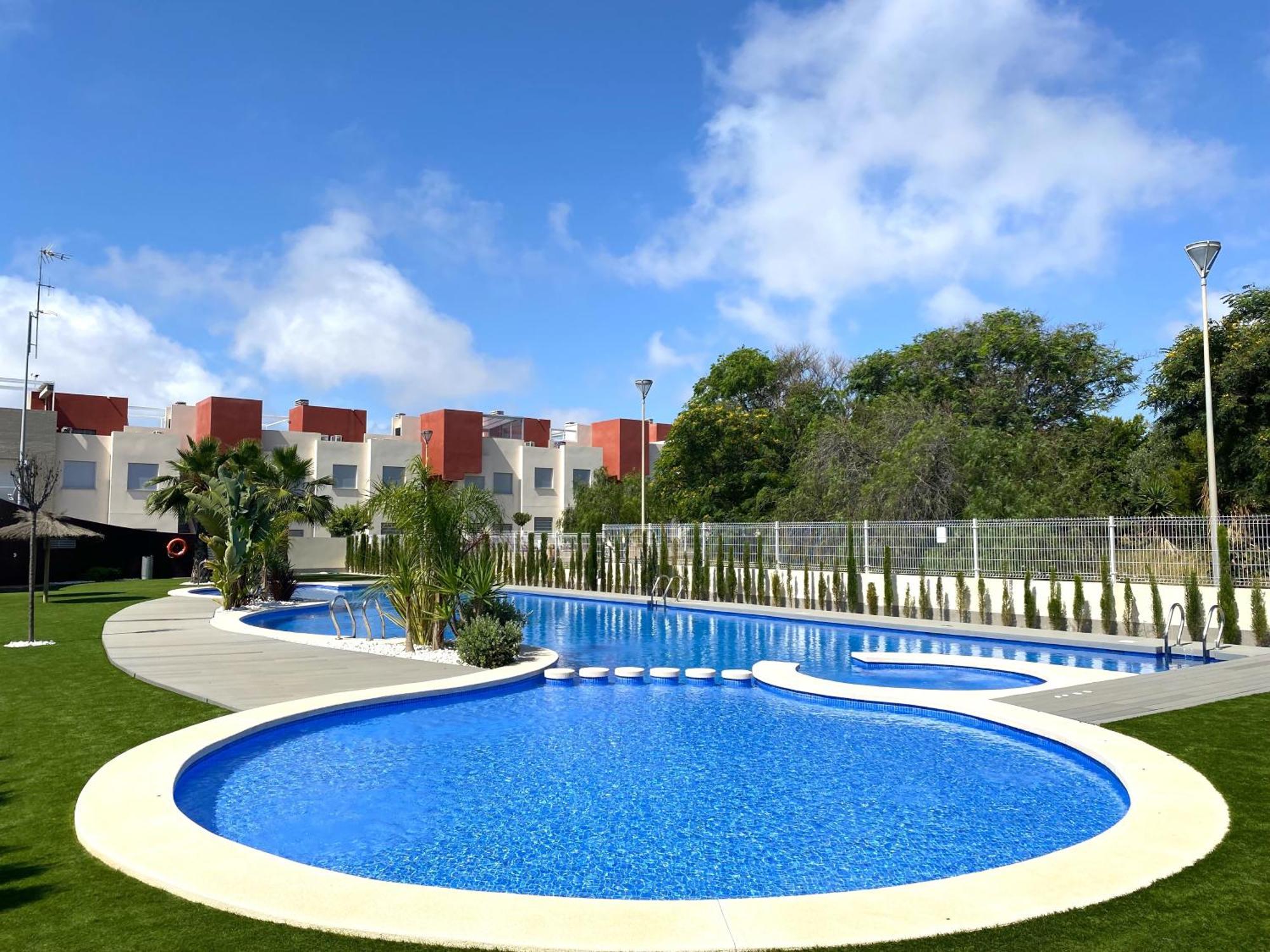 Magnifico Apartamento De Planta Alta La Isla 托雷维耶哈 外观 照片